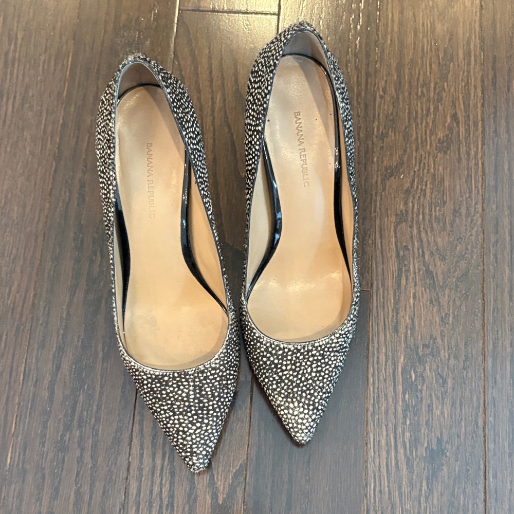 Banana Republic Speckled Black and Cream Heels